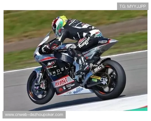 戴维·托德首夺曼岛TT冠军，赛后致敬邓禄普家族传奇历史